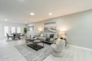Photo #3: 6766335 Listing