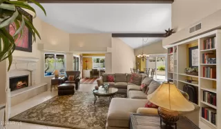 Photo #4: 6766385 Listing