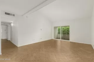 Photo #4: 6766450 Listing