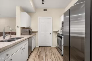 Photo #3: 6766632 Listing 