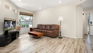 Photo #4: 6766632 Listing 