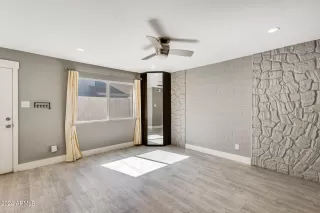 Photo #3: 6766780 Listing
