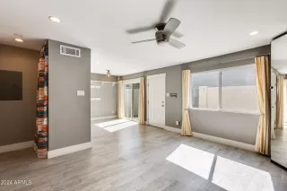 Photo #6: 6766780 Listing