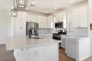 Photo #1: 6766794 Listing