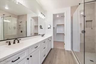 Photo #2: 6766794 Listing