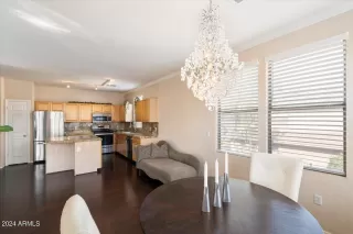 Photo #6: 6766870 Listing