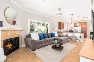 Photo #3: 6766956 Listing