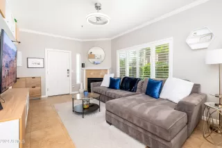 Photo #4: 6766956 Listing