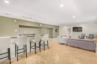 Photo #5: 6767016 Listing