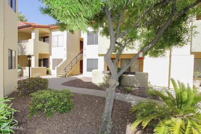 MLS: 6767033 Condo For Sale