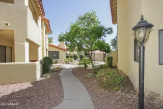 Photo #4: 6767033 Listing