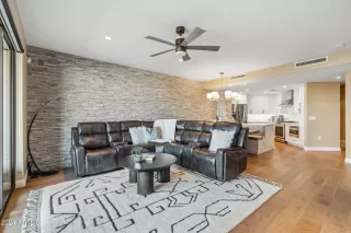 Photo #6: 6767068 Listing 