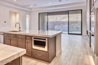 Photo #3: 6767292 Listing 