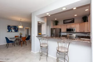 Photo #5: 6767517 Listing