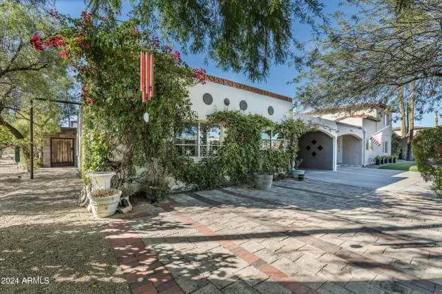 MLS: 6767821 Condo For Sale