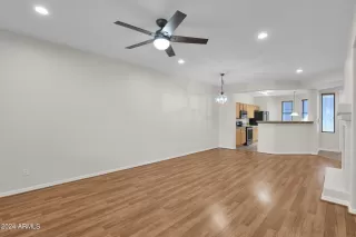 Photo #6: 6768194 Listing