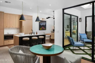 Photo #5: 6768548 Listing