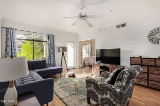 Photo #6: 6769095 Listing