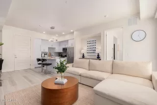 More Details about MLS # 6769103 : 7300 E EARLL DRIVE#2021