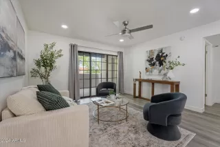 Photo #2: 6769153 Listing 