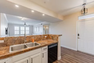 Photo #3: 6769196 Listing
