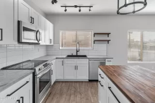 Photo #6: 6769200 Listing 