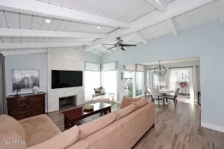 Photo #6: 6769405 Listing