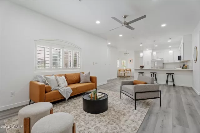 MLS: 6769498 Condo For Sale