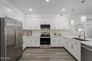 Photo #4: 6769498 Listing