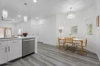 Photo #5: 6769498 Listing