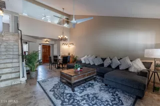 Photo #4: 6769725 Listing