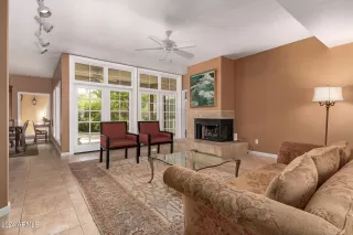 Photo #5: 6769773 Listing