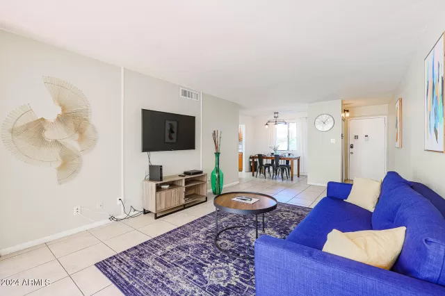 MLS: 6769850 Condo For Sale