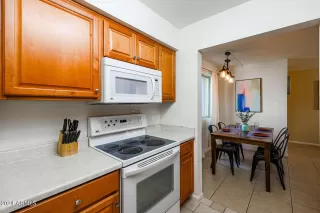 Photo #4: 6769850 Listing