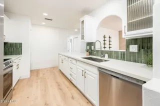 Photo #4: 6769876 Listing
