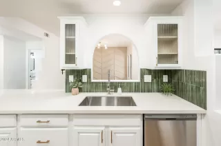 Photo #6: 6769876 Listing