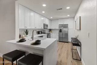 Photo #6: 6769890 Listing