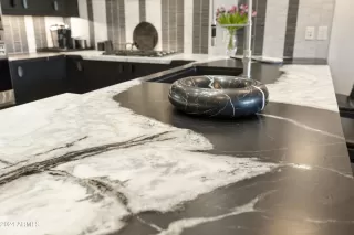 Photo #2: 6769906 Listing