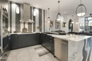 Photo #3: 6769906 Listing