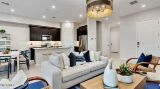 Photo #4: 6769923 Listing 