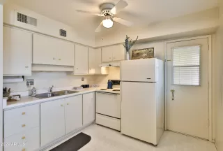 Photo #2: 6770285 Listing 