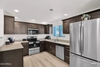 Photo #5: 6770365 Listing