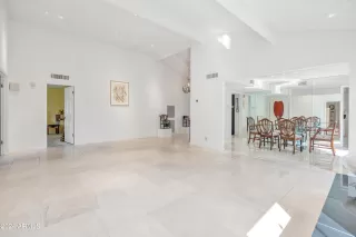 Photo #6: 6770579 Listing