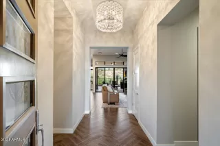 Photo #3: 6771065 Listing