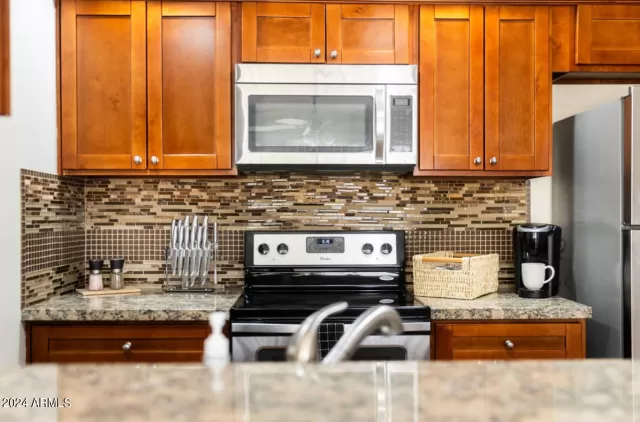 MLS: 6771232 Condo For Sale