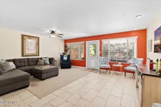 Photo #5: 6771292 Listing