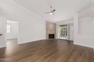 Photo #4: 6771378 Listing