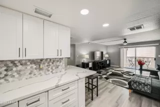 Photo #2: 6771391 Listing 