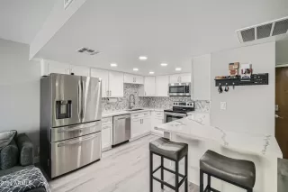 Photo #3: 6771391 Listing 