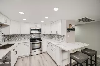 Photo #4: 6771391 Listing 